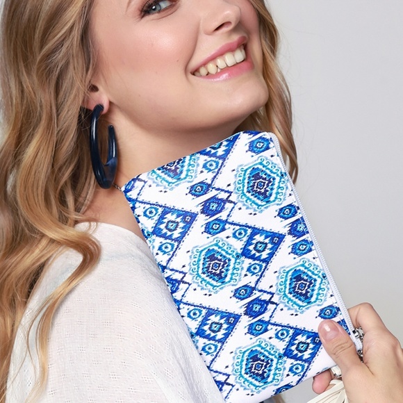 ❌END OF SUMMER SALE❌Tassel Wristlet - Picture 4 of 5